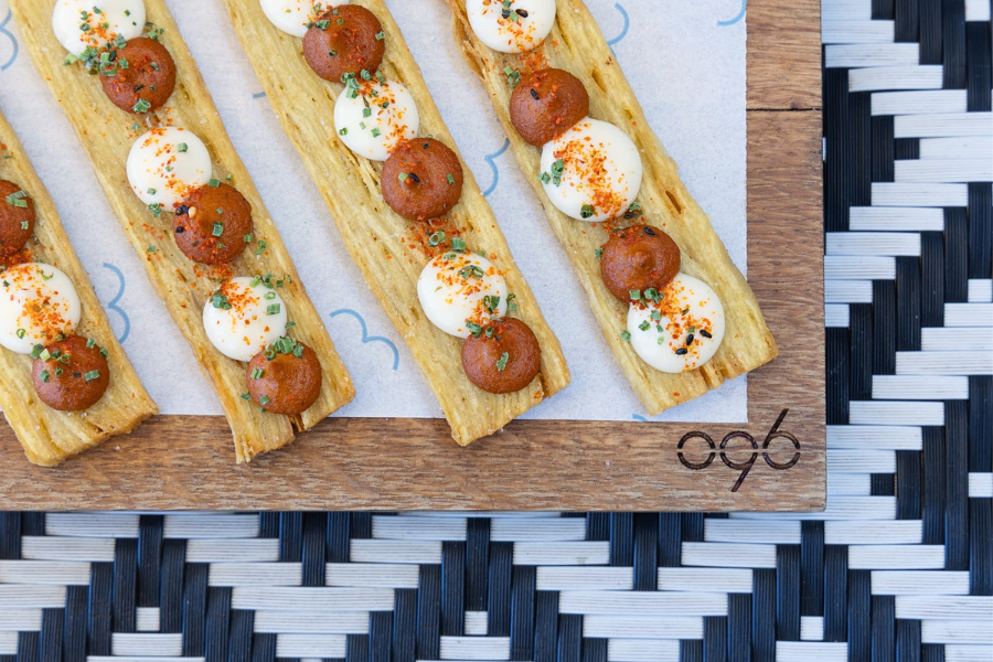 Patatas Bravas con hojaldre de patata de Sa Pobla